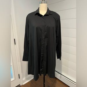 Comfy USA light weight blk Tunic w/ cute zipper. Flattering. Gorgeous material